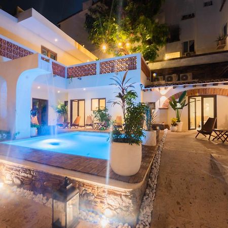 Hotel Casa Victoria Malecon - Adults Only à Puerto Vallarta Extérieur photo