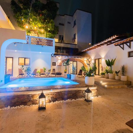 Hotel Casa Victoria Malecon - Adults Only à Puerto Vallarta Extérieur photo
