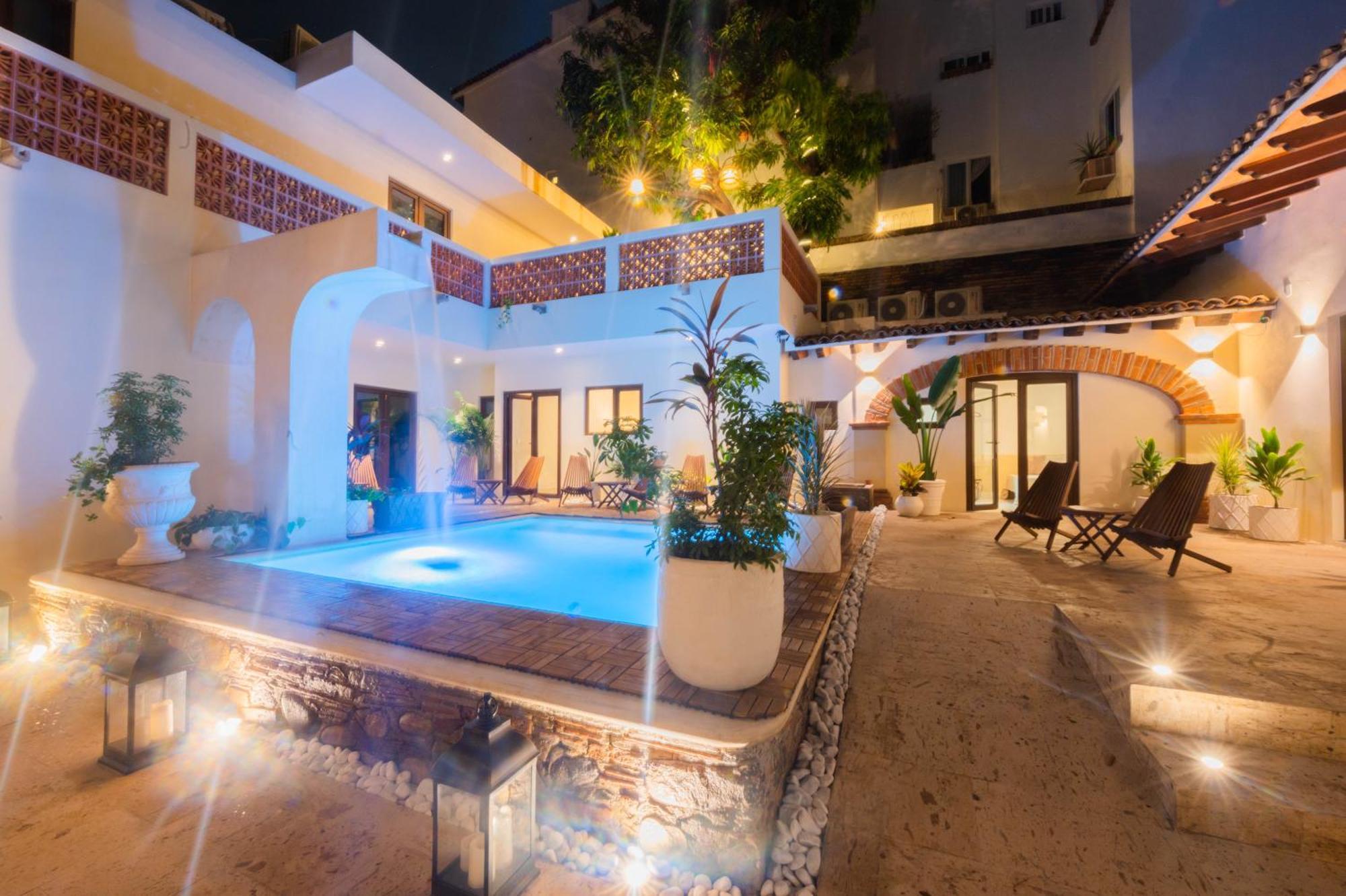 Hotel Casa Victoria Malecon - Adults Only à Puerto Vallarta Extérieur photo
