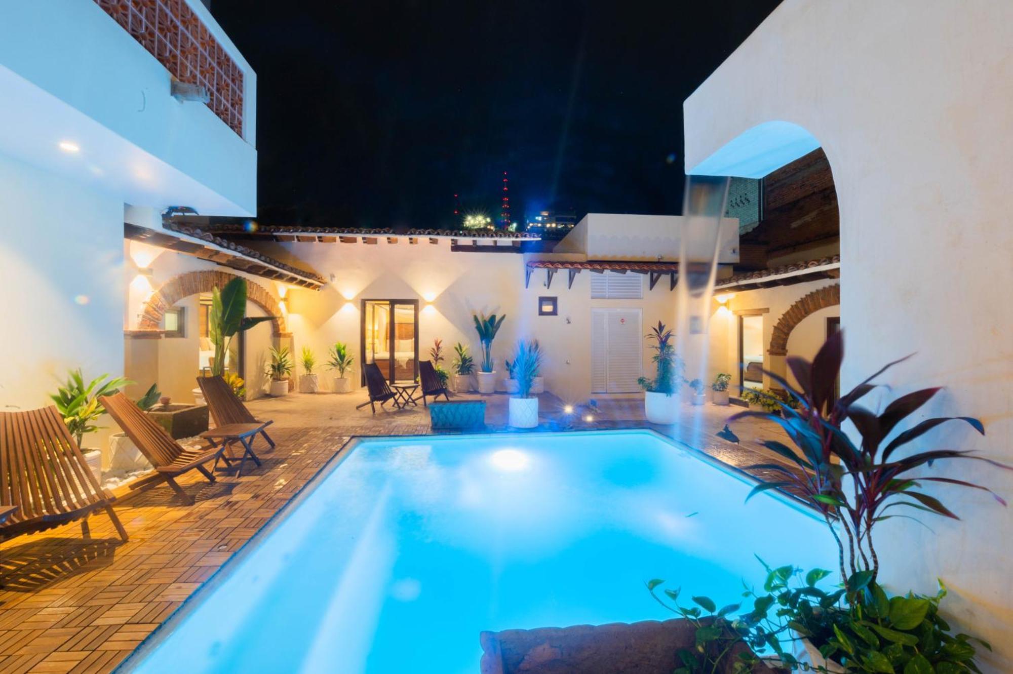 Hotel Casa Victoria Malecon - Adults Only à Puerto Vallarta Extérieur photo