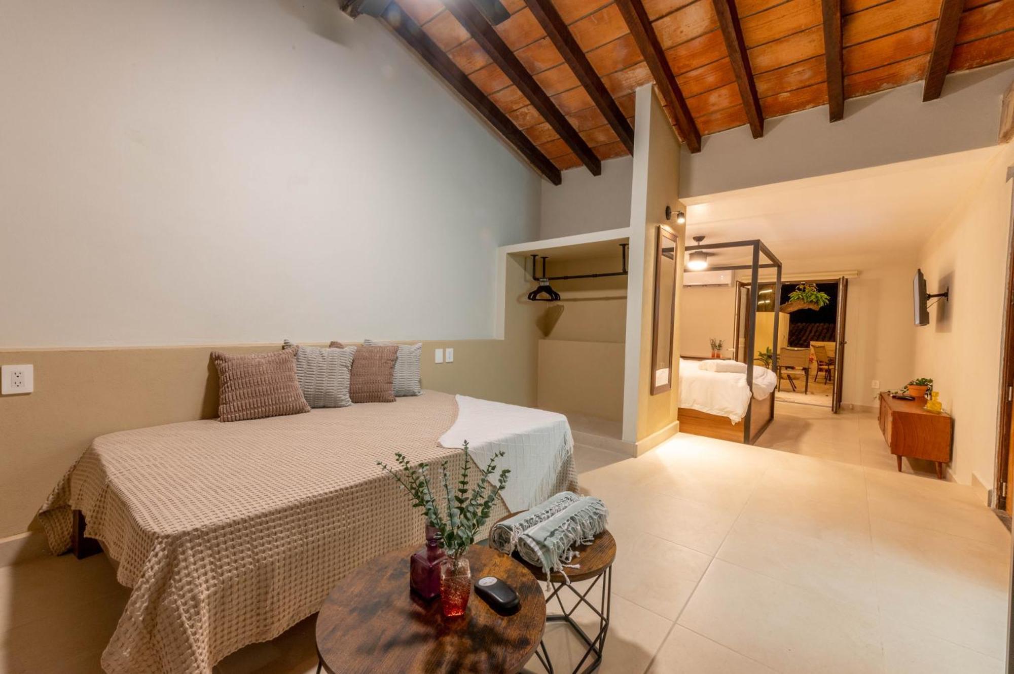 Hotel Casa Victoria Malecon - Adults Only à Puerto Vallarta Extérieur photo