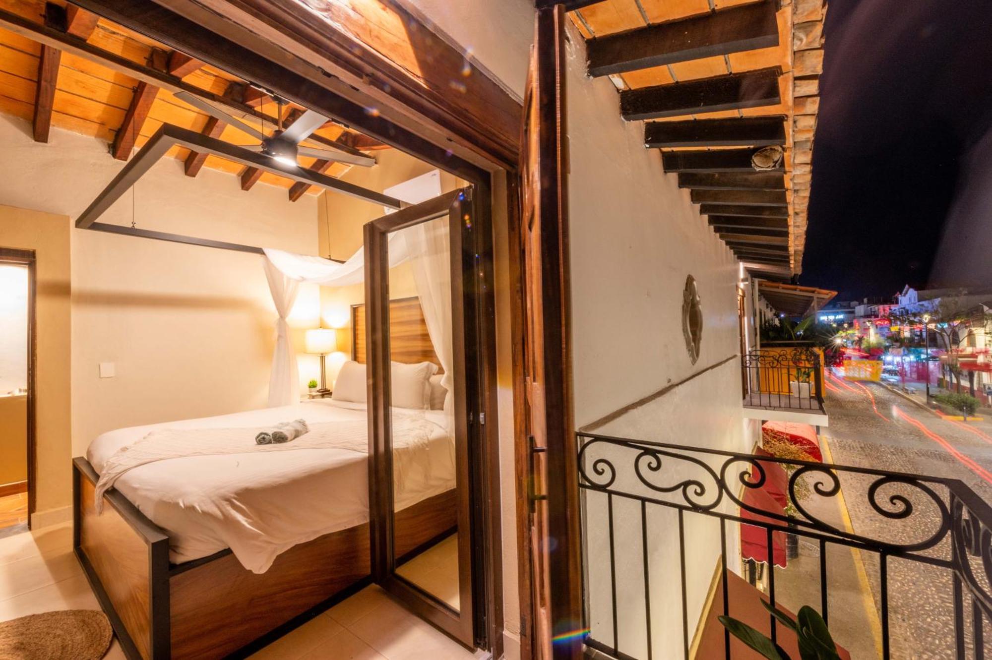 Hotel Casa Victoria Malecon - Adults Only à Puerto Vallarta Extérieur photo