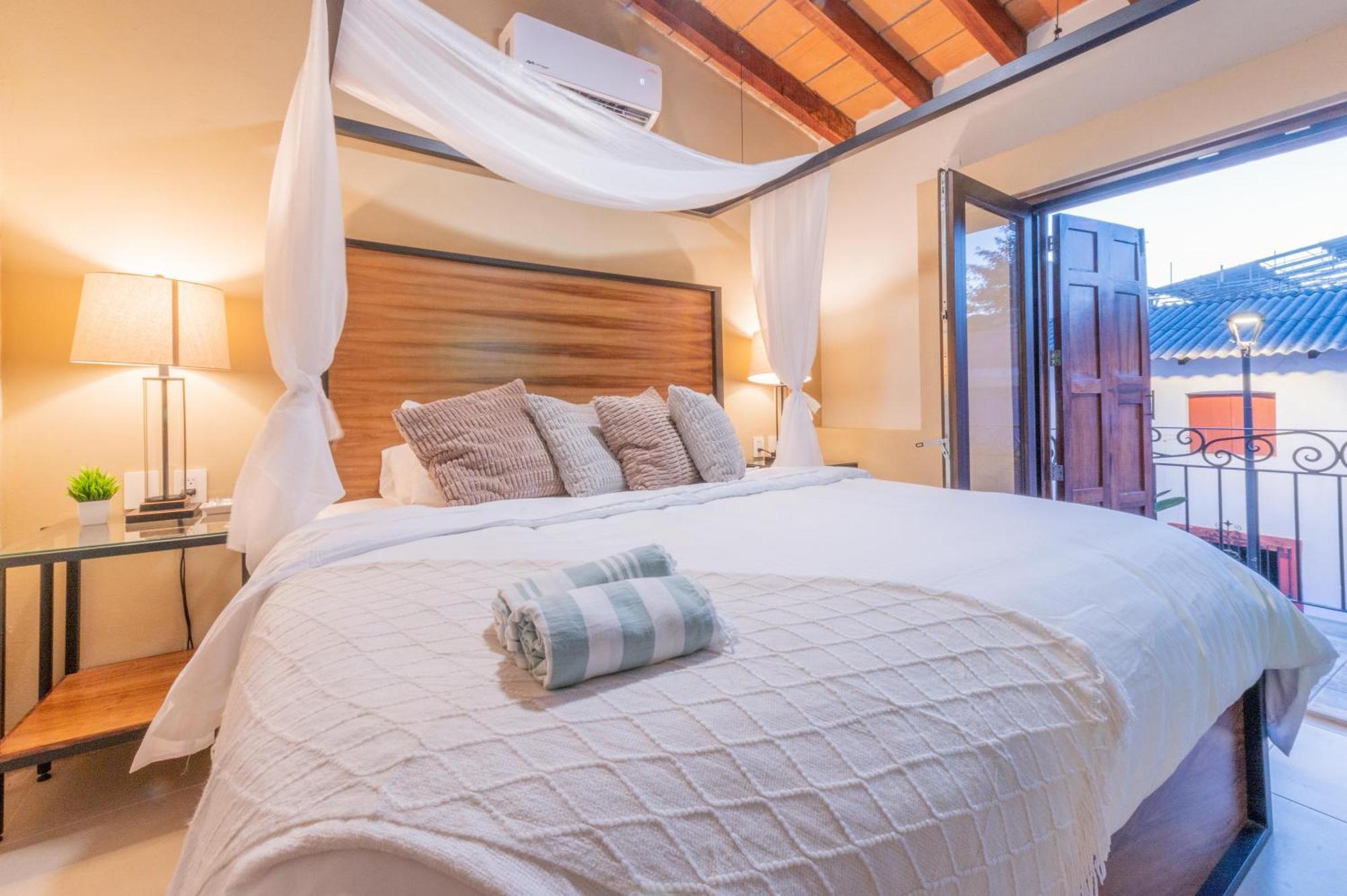Hotel Casa Victoria Malecon - Adults Only à Puerto Vallarta Extérieur photo