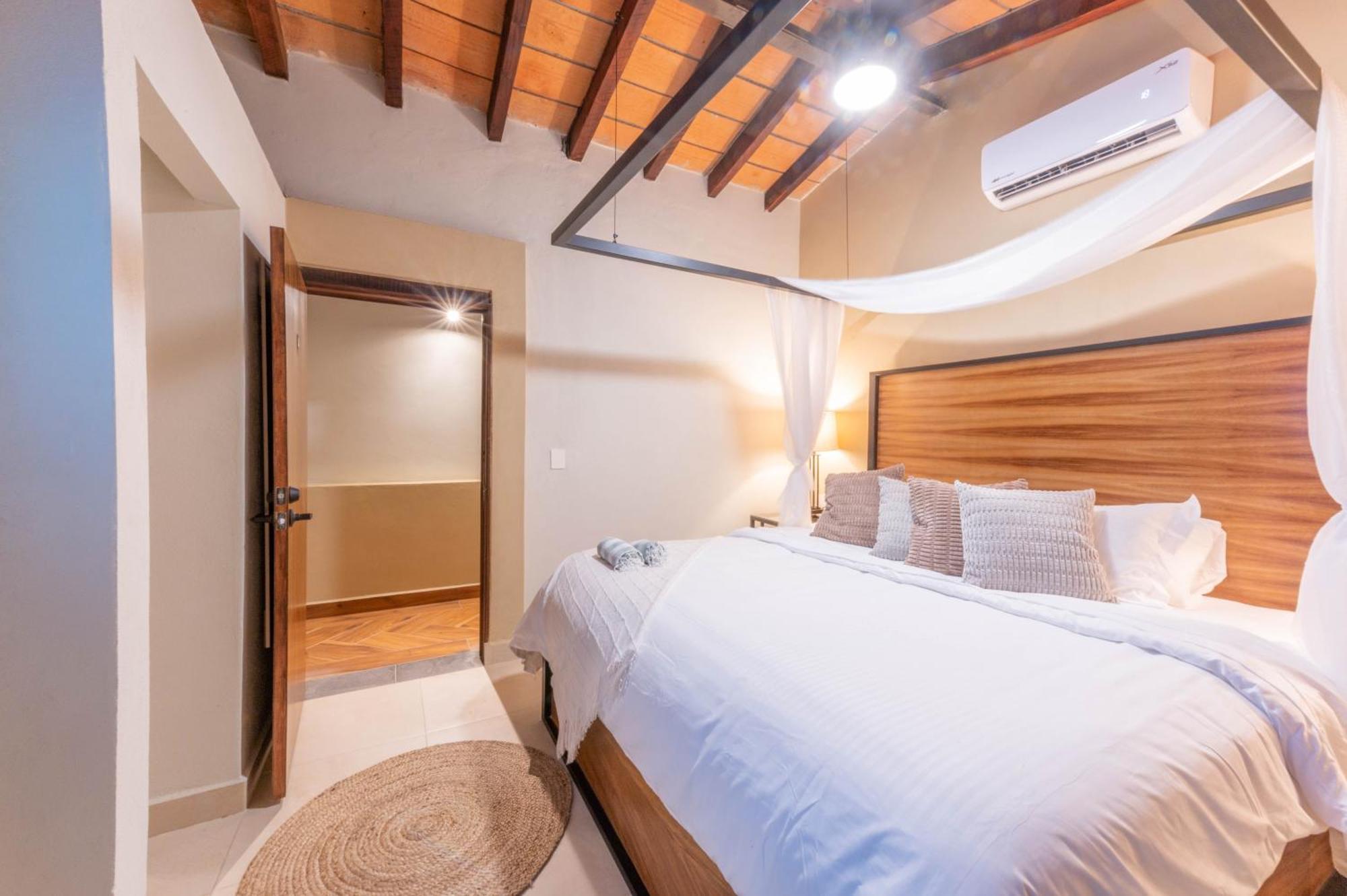 Hotel Casa Victoria Malecon - Adults Only à Puerto Vallarta Extérieur photo