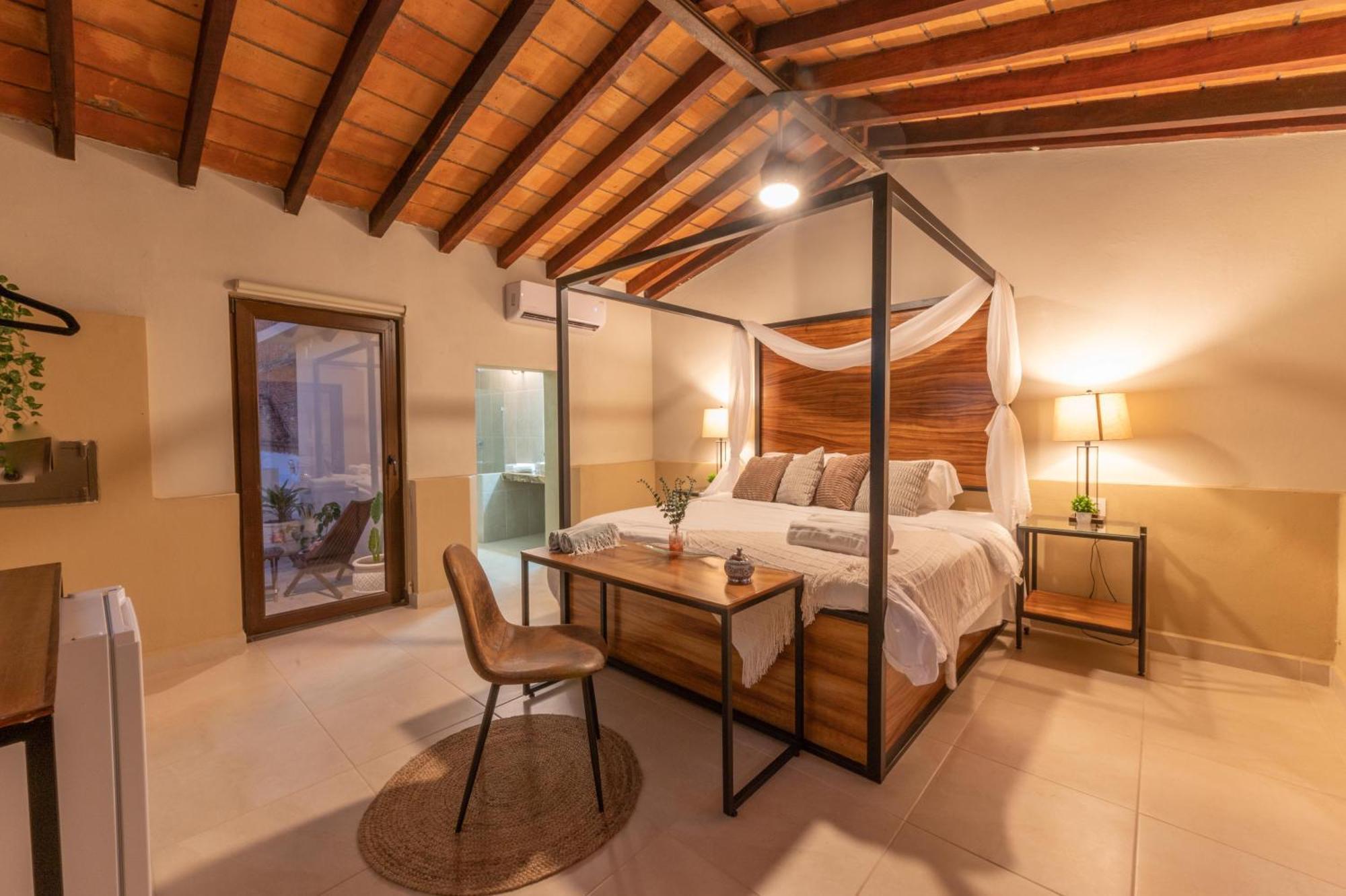 Hotel Casa Victoria Malecon - Adults Only à Puerto Vallarta Extérieur photo