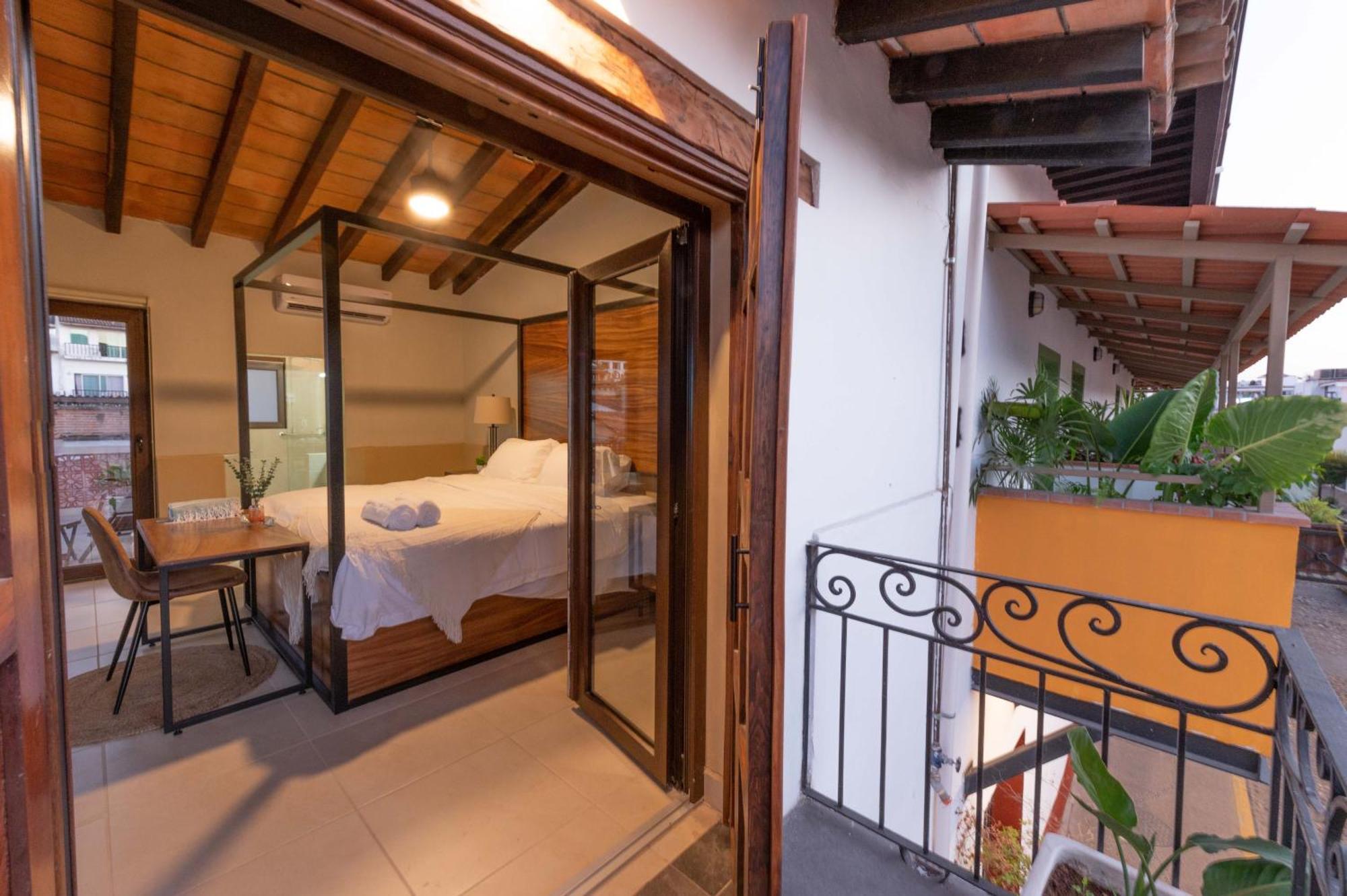 Hotel Casa Victoria Malecon - Adults Only à Puerto Vallarta Extérieur photo