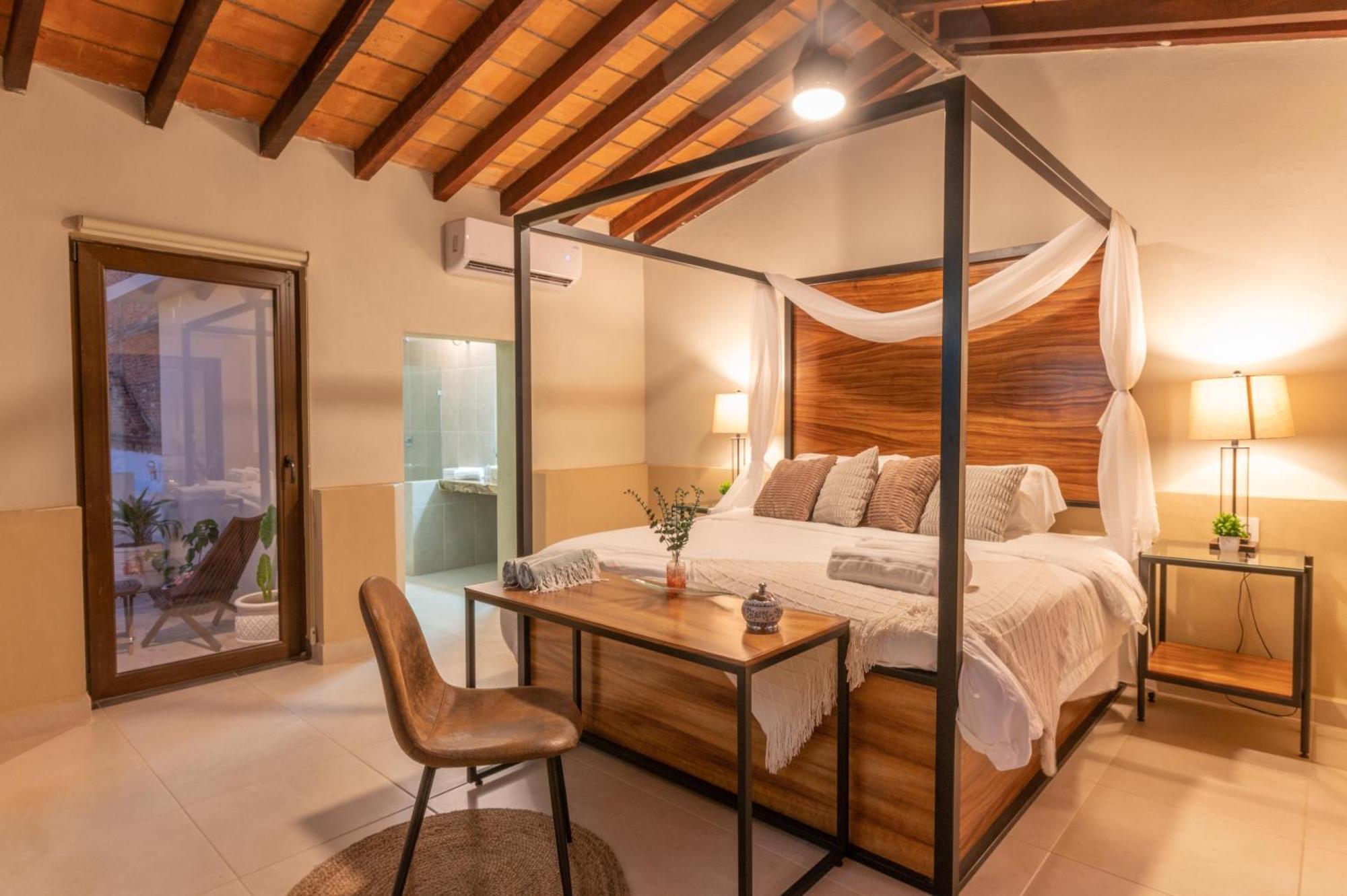Hotel Casa Victoria Malecon - Adults Only à Puerto Vallarta Extérieur photo