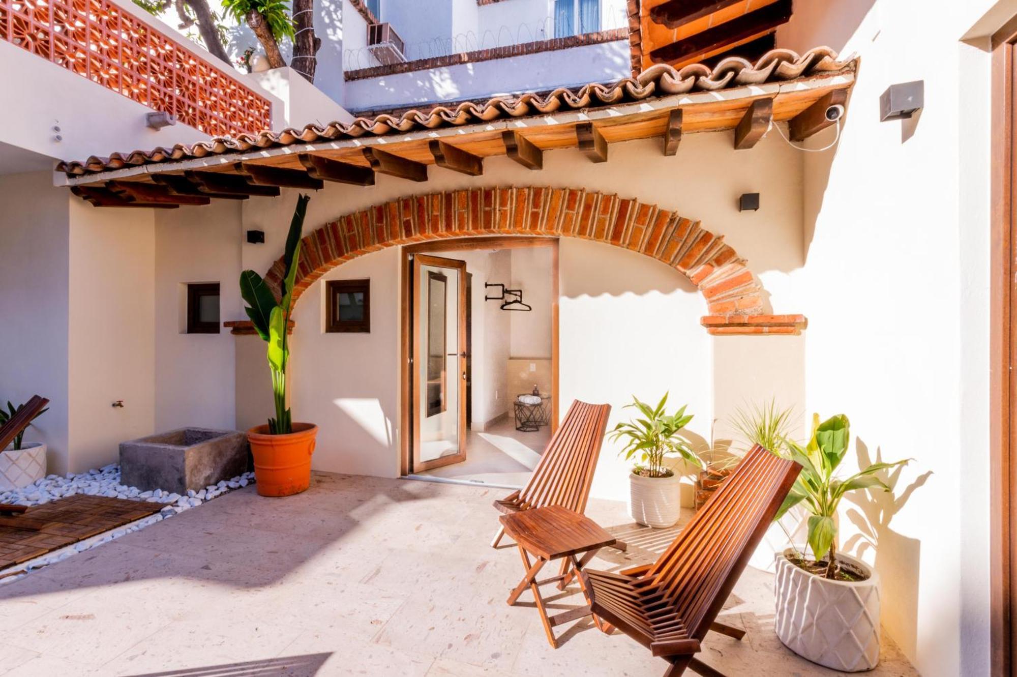 Hotel Casa Victoria Malecon - Adults Only à Puerto Vallarta Extérieur photo