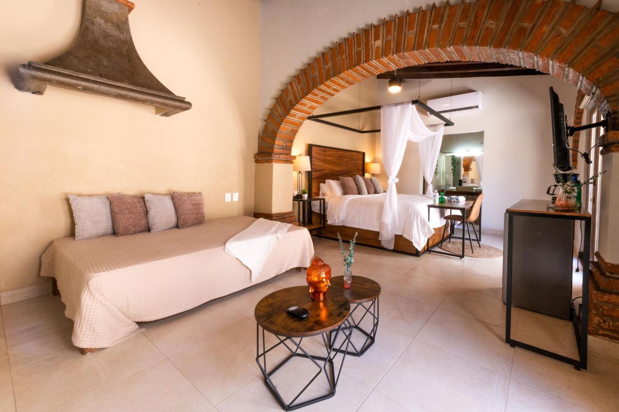 Hotel Casa Victoria Malecon - Adults Only à Puerto Vallarta Extérieur photo