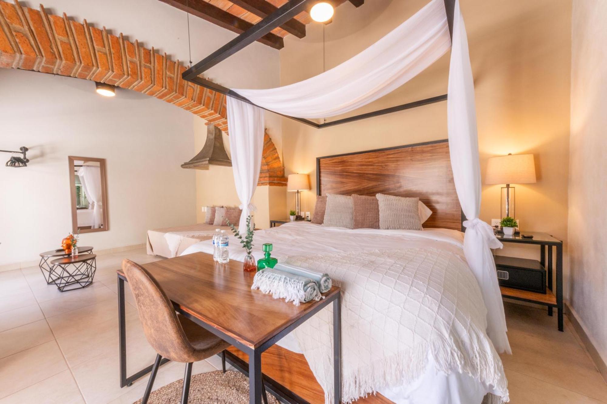Hotel Casa Victoria Malecon - Adults Only à Puerto Vallarta Extérieur photo