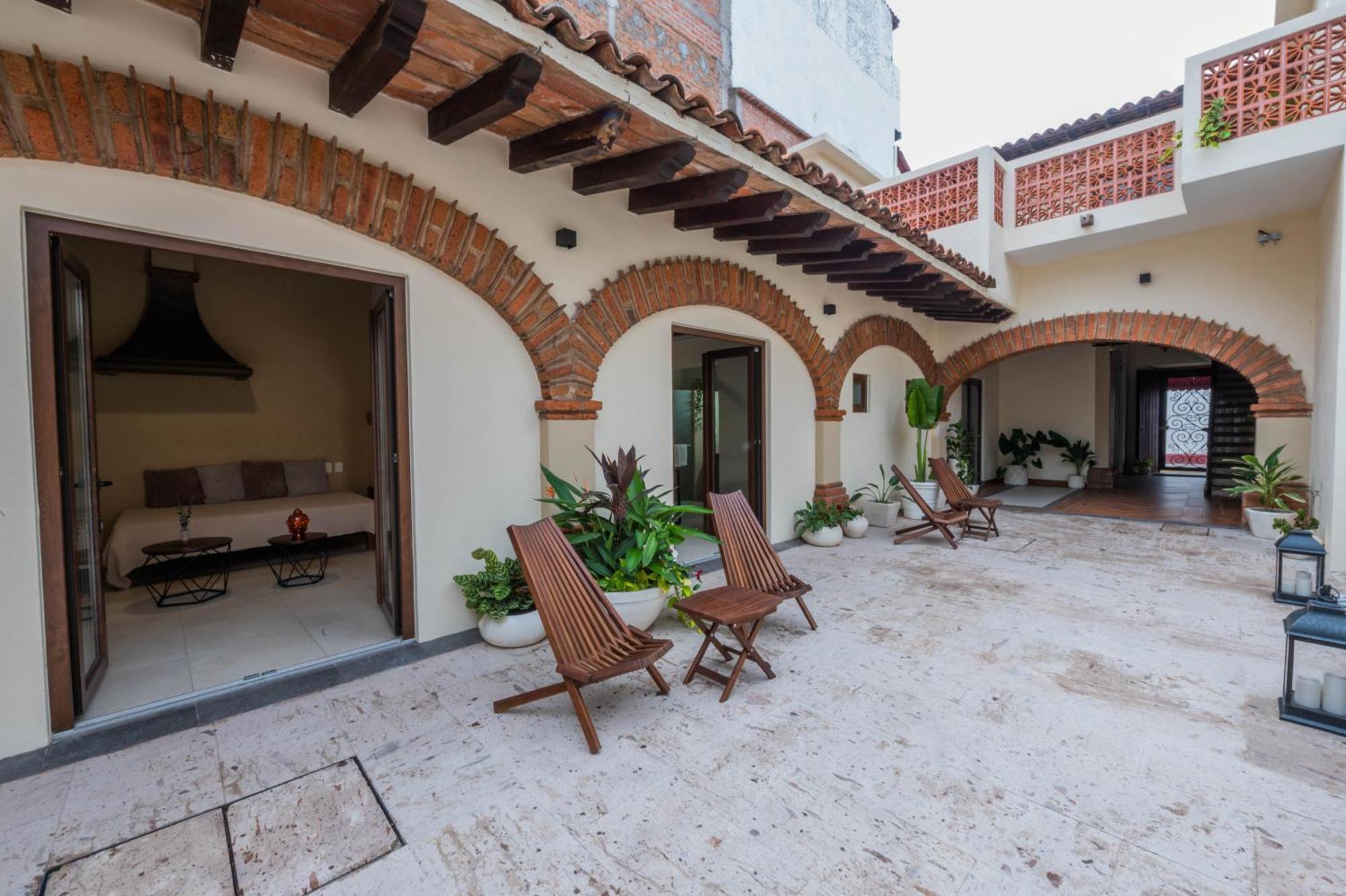 Hotel Casa Victoria Malecon - Adults Only à Puerto Vallarta Extérieur photo